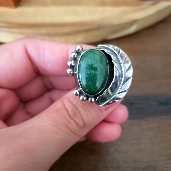 Vintage Sterling Silver Malachite Ring - Picture 4 of 8